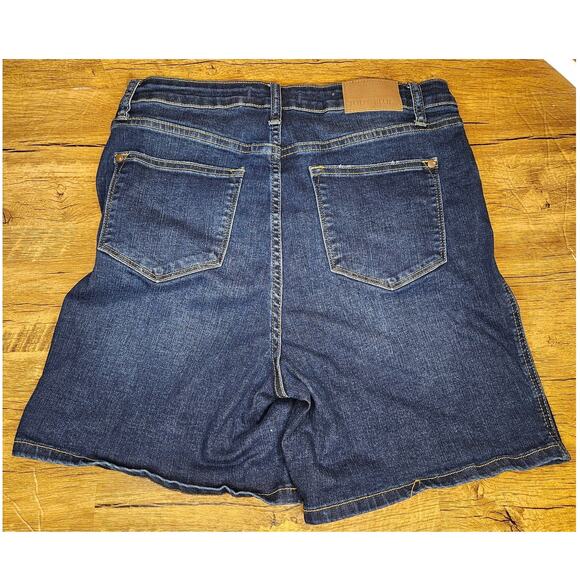 Judy Blue Tummy Control High Waist Stretch Jean shorts size XL - Picture 4 of 7